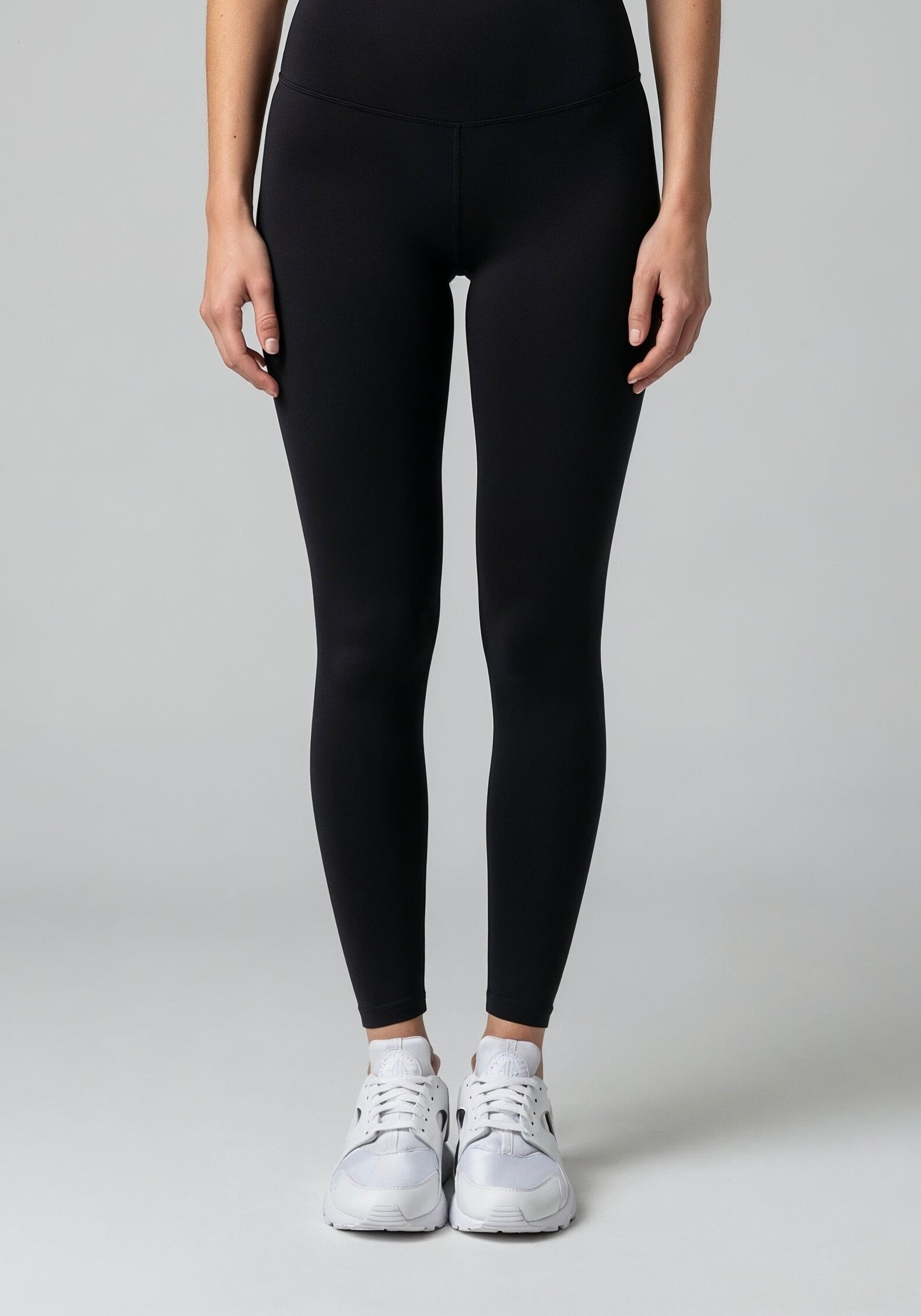 Woven Essential Legging Pant